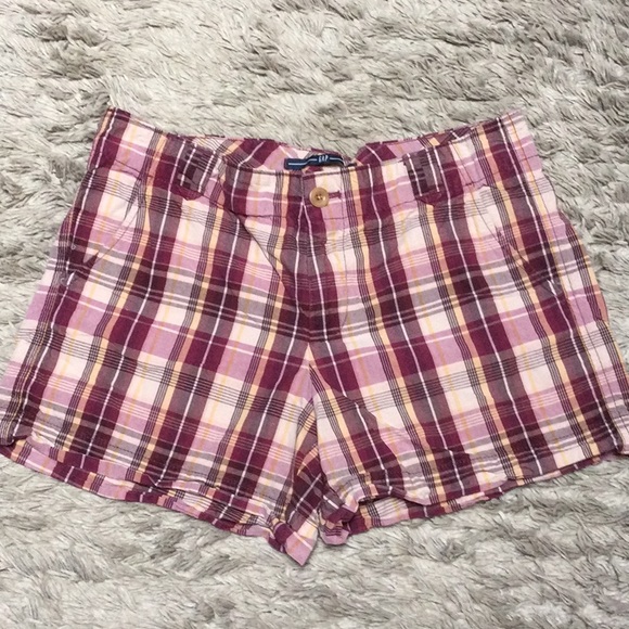 GAP Pants - 💋 4/$30 Gap Plaid shorts